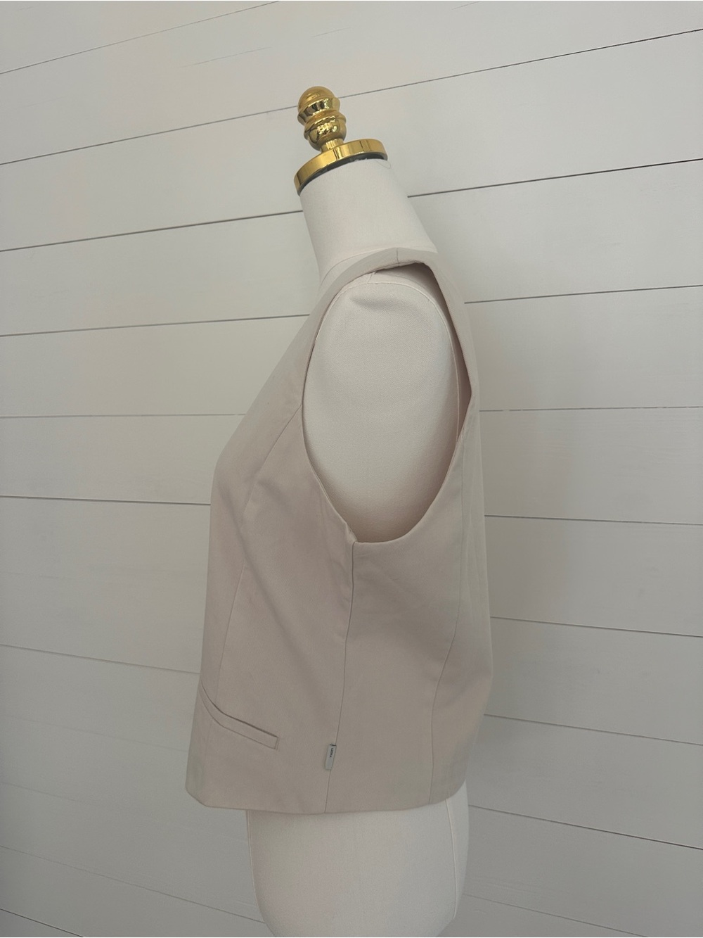 Vuori Women's Button-Front V-Neck Vest - Picture 2 of 6